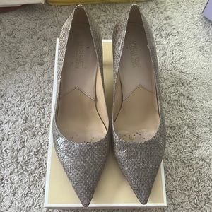 Michael Kors Pump - size 9
